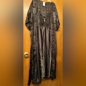 Secret Treasures Elegant Black Satiny material & Lace Lingerie & Robe Set 1XL